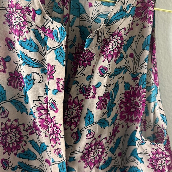 Let It Be Floral Sheer Tank Blouse - Picture 5 of 8